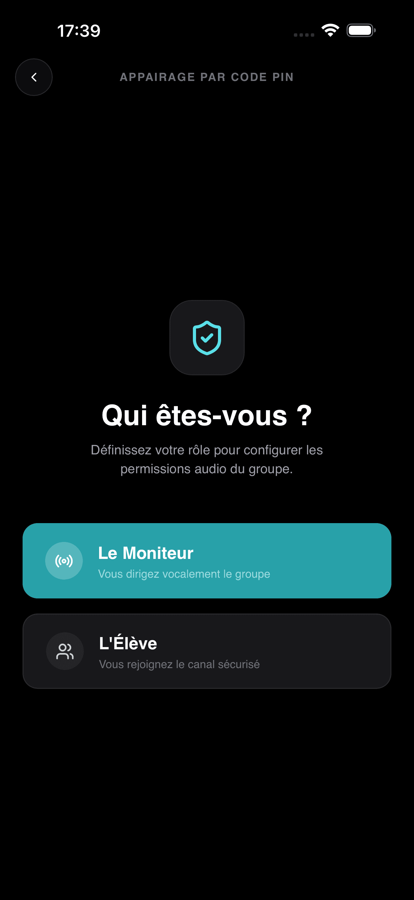 Bikervoice - Interface d'appairage par code PIN avec sélection des rôles : Moniteur (dirige vocalement le groupe) ou Élève (rejoint le canal sécurisé) pour les sessions moto-école
